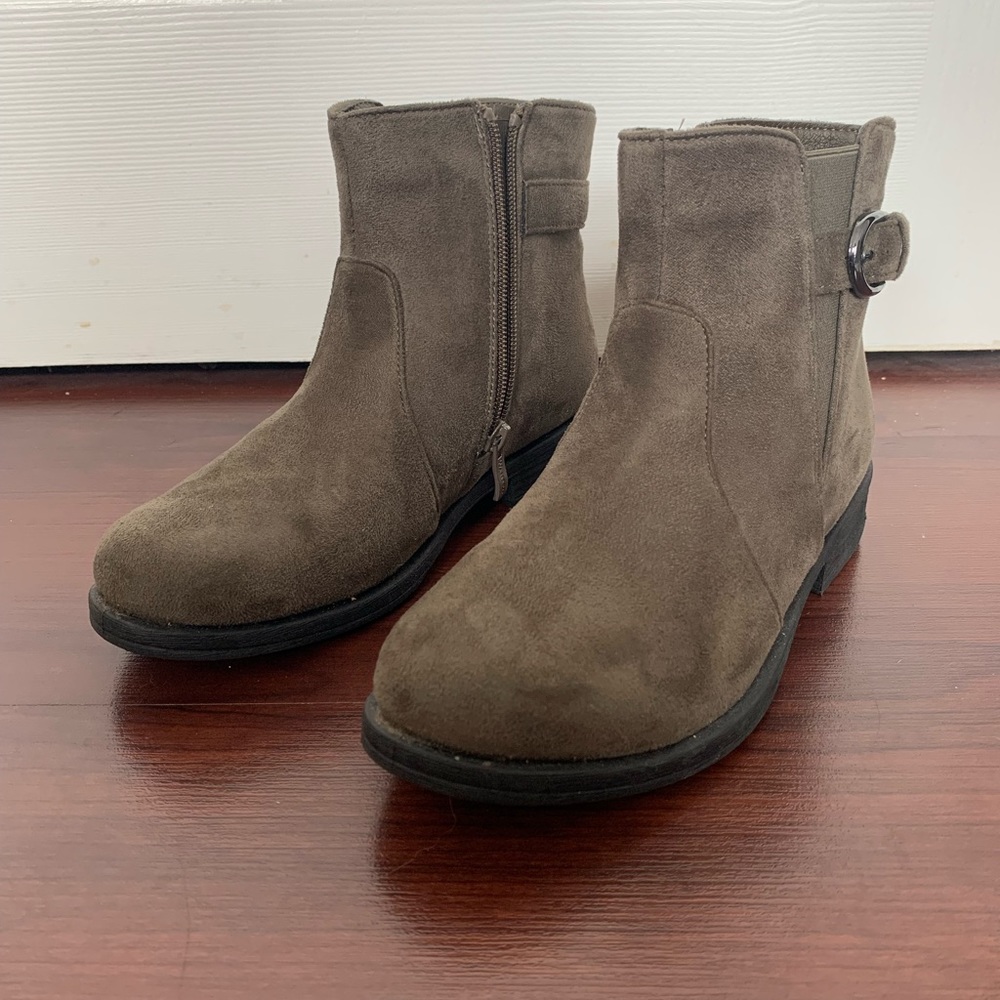 Size 7 Olive Green Suede Boots